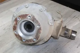 705500177 Bombardier 2002 Quest 650 4x4 Rear Back Differential Gearbox Assmebly