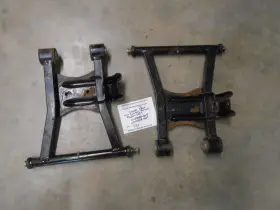 1015888-067 Polaris 1015889-067 2007 Sportsman 500 Atv 4x4 Lower Rear Arms D16