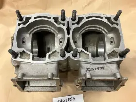 2201554 Polaris Used Oem Crankcase 2000 800 Xc Rmk