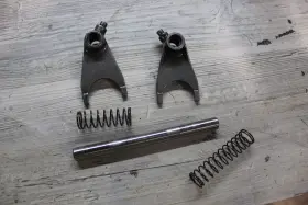 1sc-e8511-00-00 Yamaha Grizzly 300 Yfm300g Engine Motor Transmission Gear Shift Forks