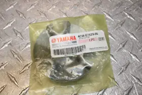 4cw-e7623-00-00 Yamaha 04 / 09 Vino 125 Yj125 Clutch Cam Cover New Oem