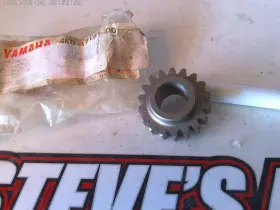 4kd-17121-00-00 Yamaha Nos Gear 2nd Pinion Timberwolf