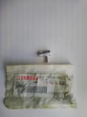 5ug-15371-00-00 Yamaha Drive Case / Driveshaft Breather Fitting -